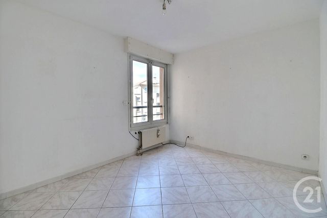 Appartement T3 à vendre - 3 pièces - 72.0 m2 - ST RAPHAEL - 83 - PROVENCE-ALPES-COTE-D-AZUR - Century 21 Sud Habitat
