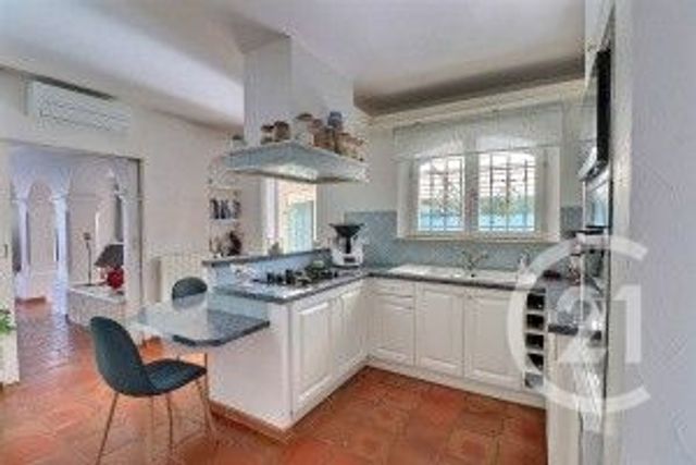 maison à vendre - 5 pièces - 156.6 m2 - FREJUS - 83 - PROVENCE-ALPES-COTE-D-AZUR - Century 21 Sud Habitat