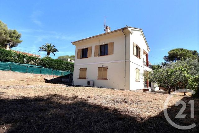 Appartement F3 à vendre - 3 pièces - 77.0 m2 - ST RAPHAEL - 83 - PROVENCE-ALPES-COTE-D-AZUR - Century 21 Sud Habitat Appartement F3 à vendre - 3 pièces - 77.0 m2 - ST RAPHAEL - 83 - PROVENCE-ALPES-COTE-D-AZUR - Century 21 Sud Habitat