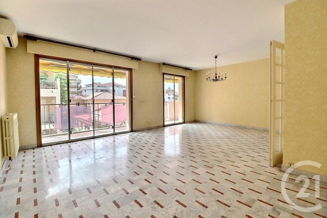 Appartement T4 à vendre - 4 pièces - 85.0 m2 - ST RAPHAEL - 83 - PROVENCE-ALPES-COTE-D-AZUR - Century 21 Sud Habitat Appartement T4 à vendre - 4 pièces - 85.0 m2 - ST RAPHAEL - 83 - PROVENCE-ALPES-COTE-D-AZUR - Century 21 Sud Habitat
