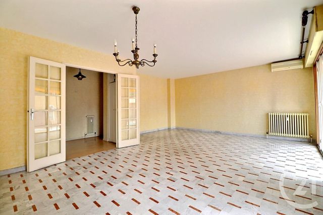 Appartement T4 à vendre - 4 pièces - 85.0 m2 - ST RAPHAEL - 83 - PROVENCE-ALPES-COTE-D-AZUR - Century 21 Sud Habitat Appartement T4 à vendre - 4 pièces - 85.0 m2 - ST RAPHAEL - 83 - PROVENCE-ALPES-COTE-D-AZUR - Century 21 Sud Habitat