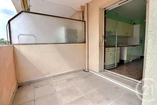 Appartement T4 à vendre - 4 pièces - 85.0 m2 - ST RAPHAEL - 83 - PROVENCE-ALPES-COTE-D-AZUR - Century 21 Sud Habitat Appartement T4 à vendre - 4 pièces - 85.0 m2 - ST RAPHAEL - 83 - PROVENCE-ALPES-COTE-D-AZUR - Century 21 Sud Habitat