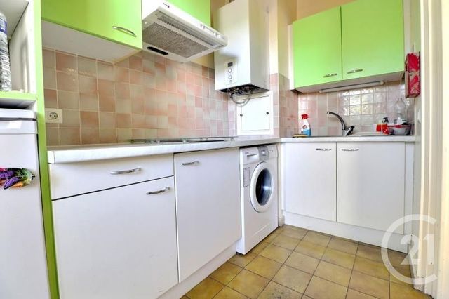 Appartement F1 à vendre - 1 pièce - 30.25 m2 - ST RAPHAEL - 83 - PROVENCE-ALPES-COTE-D-AZUR - Century 21 Sud Habitat Appartement F1 à vendre - 1 pièce - 30.25 m2 - ST RAPHAEL - 83 - PROVENCE-ALPES-COTE-D-AZUR - Century 21 Sud Habitat