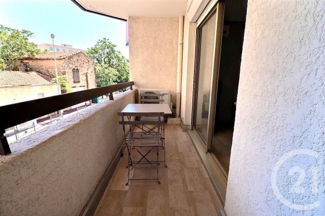 Afficher la photo en grand Appartement F1 à vendre - 1 pièce - 26.0 m2 - ST RAPHAEL - 83 - PROVENCE-ALPES-COTE-D-AZUR - Century 21 Sud Habitat