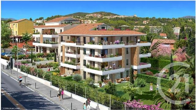 Afficher la photo en grand Studio à vendre - 1 pièce - 26.39 m2 - ST RAPHAEL - 83 - PROVENCE-ALPES-COTE-D-AZUR - Century 21 Sud Habitat