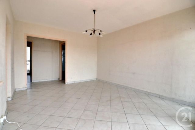 Afficher la photo en grand Appartement T2 à vendre - 2 pièces - 40.38 m2 - FREJUS - 83 - PROVENCE-ALPES-COTE-D-AZUR - Century 21 Sud Habitat