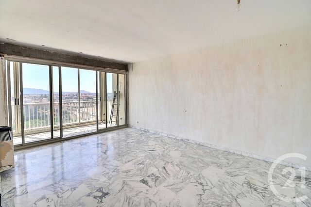 Afficher la photo en grand Appartement T2 à vendre - 2 pièces - 55.0 m2 - ST RAPHAEL - 83 - PROVENCE-ALPES-COTE-D-AZUR - Century 21 Sud Habitat