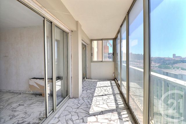 Afficher la photo en grand Appartement T2 à vendre - 2 pièces - 55.0 m2 - ST RAPHAEL - 83 - PROVENCE-ALPES-COTE-D-AZUR - Century 21 Sud Habitat