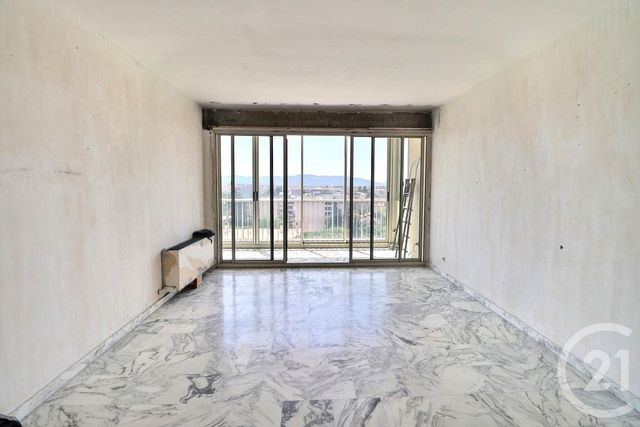 Afficher la photo en grand Appartement T2 à vendre - 2 pièces - 55.0 m2 - ST RAPHAEL - 83 - PROVENCE-ALPES-COTE-D-AZUR - Century 21 Sud Habitat
