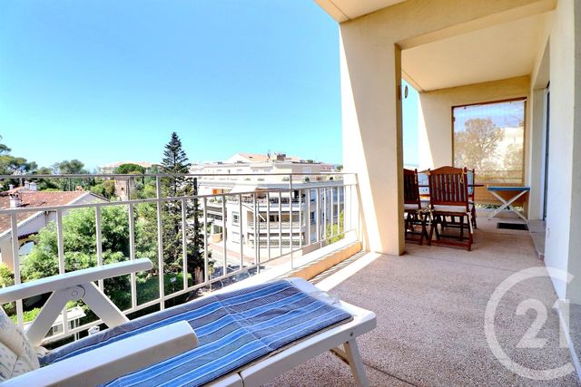 Afficher la photo en grand Appartement T2 à vendre - 2 pièces - 44.38 m2 - ST RAPHAEL - 83 - PROVENCE-ALPES-COTE-D-AZUR - Century 21 Sud Habitat
