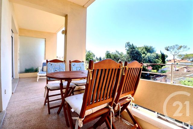 Afficher la photo en grand Appartement T2 à vendre - 2 pièces - 44.38 m2 - ST RAPHAEL - 83 - PROVENCE-ALPES-COTE-D-AZUR - Century 21 Sud Habitat