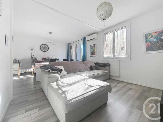 Appartement T4 à vendre - 4 pièces - 84.0 m2 - ST RAPHAEL - 83 - PROVENCE-ALPES-COTE-D-AZUR - Century 21 Sud Habitat