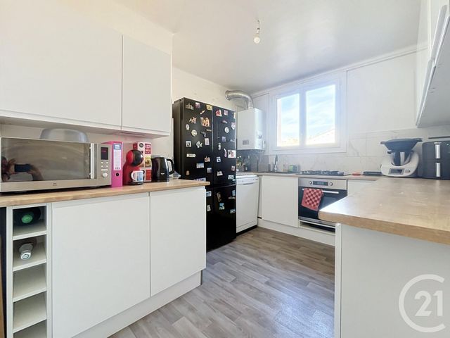 Appartement T4 à vendre - 4 pièces - 84.0 m2 - ST RAPHAEL - 83 - PROVENCE-ALPES-COTE-D-AZUR - Century 21 Sud Habitat