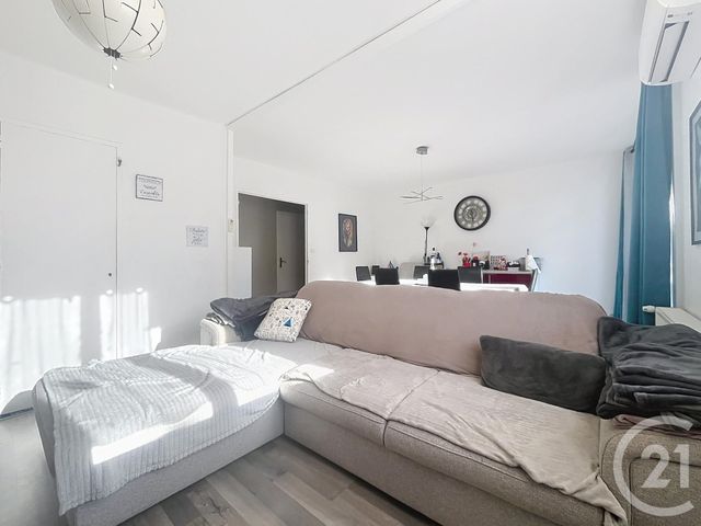 Appartement T4 à vendre - 4 pièces - 84.0 m2 - ST RAPHAEL - 83 - PROVENCE-ALPES-COTE-D-AZUR - Century 21 Sud Habitat