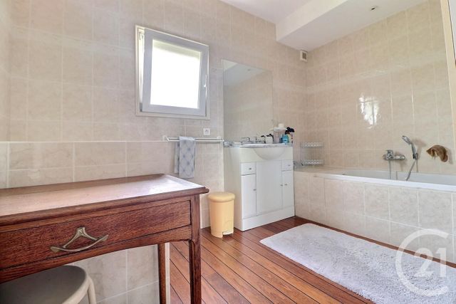 maison à vendre - 6 pièces - 130.0 m2 - ST RAPHAEL - 83 - PROVENCE-ALPES-COTE-D-AZUR - Century 21 Sud Habitat