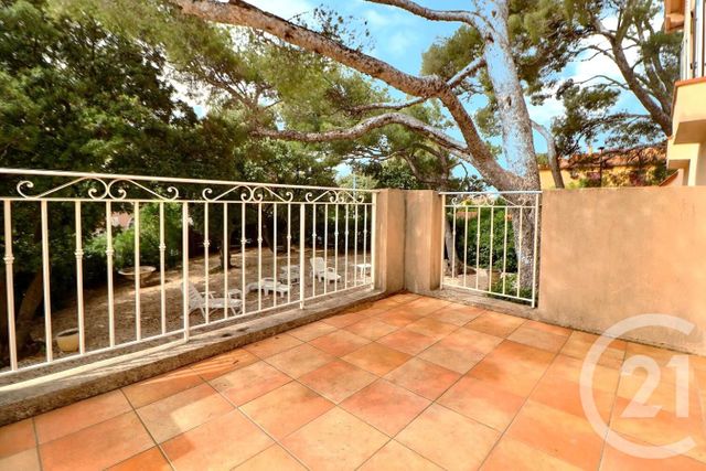 maison à vendre - 6 pièces - 130.0 m2 - ST RAPHAEL - 83 - PROVENCE-ALPES-COTE-D-AZUR - Century 21 Sud Habitat