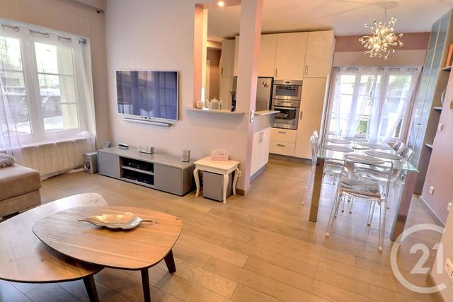 Appartement T4 à vendre - 4 pièces - 100.9 m2 - ST RAPHAEL - 83 - PROVENCE-ALPES-COTE-D-AZUR - Century 21 Sud Habitat