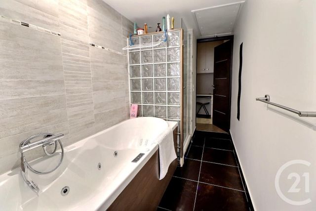 Appartement T4 à vendre - 4 pièces - 100.9 m2 - ST RAPHAEL - 83 - PROVENCE-ALPES-COTE-D-AZUR - Century 21 Sud Habitat