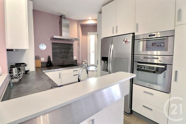 Appartement T4 à vendre - 4 pièces - 100.9 m2 - ST RAPHAEL - 83 - PROVENCE-ALPES-COTE-D-AZUR - Century 21 Sud Habitat