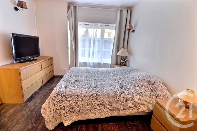 Appartement T4 à vendre - 4 pièces - 100.9 m2 - ST RAPHAEL - 83 - PROVENCE-ALPES-COTE-D-AZUR - Century 21 Sud Habitat