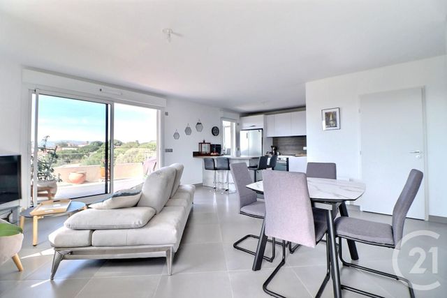 Appartement T3 à vendre - 3 pièces - 75.78 m2 - FREJUS - 83 - PROVENCE-ALPES-COTE-D-AZUR - Century 21 Sud Habitat