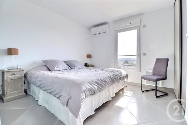 Appartement T3 à vendre - 3 pièces - 75.78 m2 - FREJUS - 83 - PROVENCE-ALPES-COTE-D-AZUR - Century 21 Sud Habitat