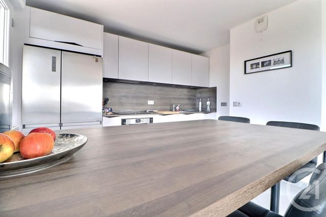 Appartement T3 à vendre - 3 pièces - 75.78 m2 - FREJUS - 83 - PROVENCE-ALPES-COTE-D-AZUR - Century 21 Sud Habitat
