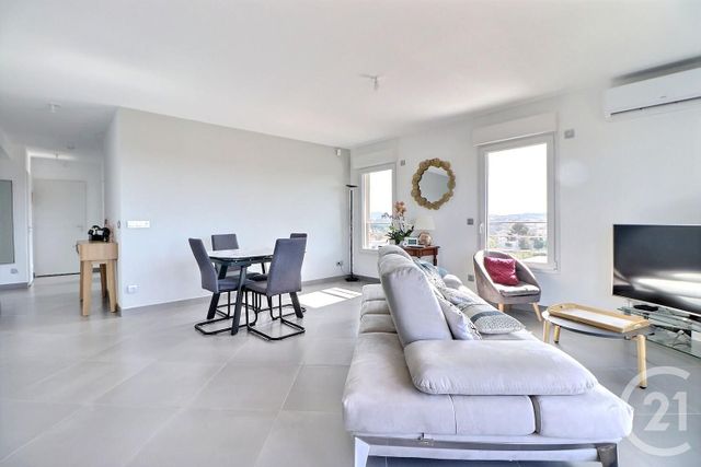 Appartement T3 à vendre - 3 pièces - 75.78 m2 - FREJUS - 83 - PROVENCE-ALPES-COTE-D-AZUR - Century 21 Sud Habitat