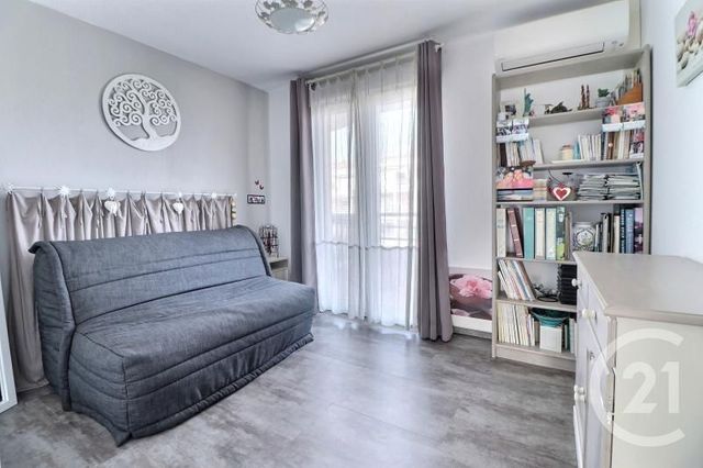 Afficher la photo en grand Appartement T3 à vendre - 3 pièces - 77.0 m2 - FREJUS - 83 - PROVENCE-ALPES-COTE-D-AZUR - Century 21 Sud Habitat