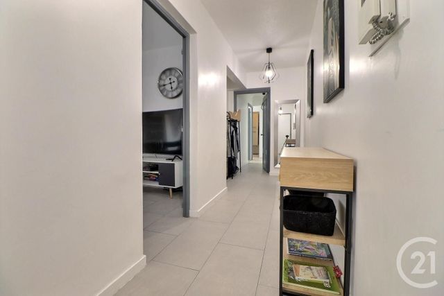 Appartement T3 à vendre - 3 pièces - 76.53 m2 - ST RAPHAEL - 83 - PROVENCE-ALPES-COTE-D-AZUR - Century 21 Sud Habitat