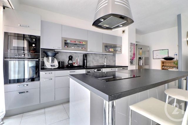 Appartement T3 à vendre - 3 pièces - 76.53 m2 - ST RAPHAEL - 83 - PROVENCE-ALPES-COTE-D-AZUR - Century 21 Sud Habitat