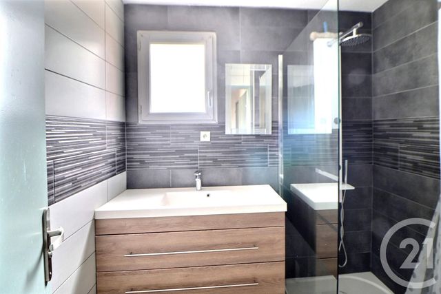 Appartement F3 à vendre - 3 pièces - 65.0 m2 - FREJUS - 83 - PROVENCE-ALPES-COTE-D-AZUR - Century 21 Sud Habitat