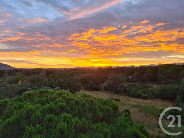 Appartement T5 à vendre - 5 pièces - 105.06 m2 - PUGET SUR ARGENS - 83 - PROVENCE-ALPES-COTE-D-AZUR - Century 21 Sud Habitat