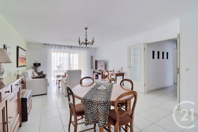 Appartement F4 à vendre - 4 pièces - 105.69 m2 - ST RAPHAEL - 83 - PROVENCE-ALPES-COTE-D-AZUR - Century 21 Sud Habitat