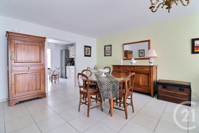 Appartement F4 à vendre - 4 pièces - 105.69 m2 - ST RAPHAEL - 83 - PROVENCE-ALPES-COTE-D-AZUR - Century 21 Sud Habitat