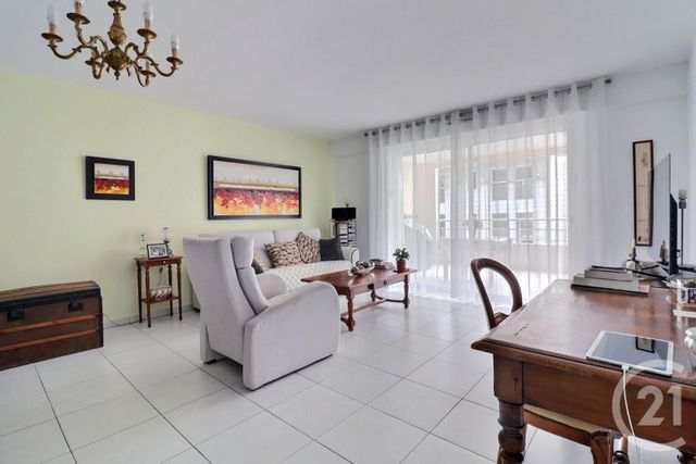 Appartement F4 à vendre - 4 pièces - 105.69 m2 - ST RAPHAEL - 83 - PROVENCE-ALPES-COTE-D-AZUR - Century 21 Sud Habitat