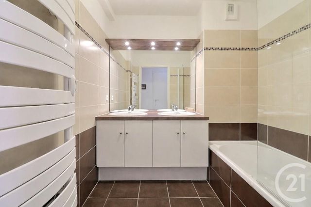 Appartement F4 à vendre - 4 pièces - 105.69 m2 - ST RAPHAEL - 83 - PROVENCE-ALPES-COTE-D-AZUR - Century 21 Sud Habitat