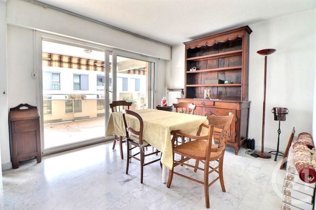 Appartement F3 bis à vendre - 4 pièces - 85.99 m2 - ST RAPHAEL - 83 - PROVENCE-ALPES-COTE-D-AZUR - Century 21 Sud Habitat