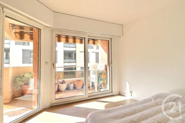 Appartement F3 bis à vendre - 4 pièces - 85.99 m2 - ST RAPHAEL - 83 - PROVENCE-ALPES-COTE-D-AZUR - Century 21 Sud Habitat