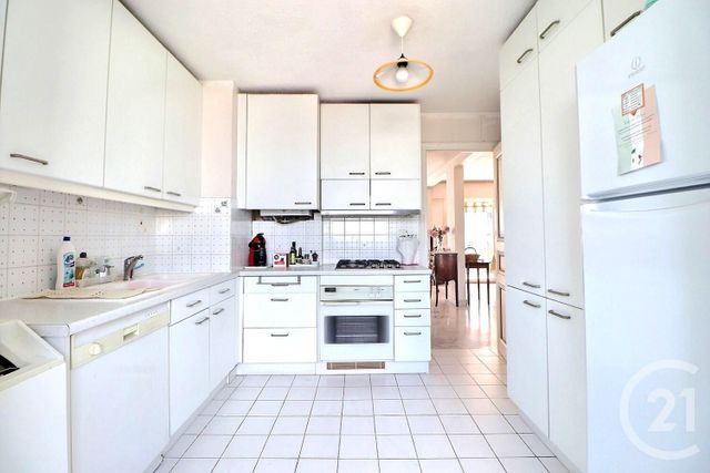 Appartement F3 bis à vendre - 4 pièces - 85.99 m2 - ST RAPHAEL - 83 - PROVENCE-ALPES-COTE-D-AZUR - Century 21 Sud Habitat