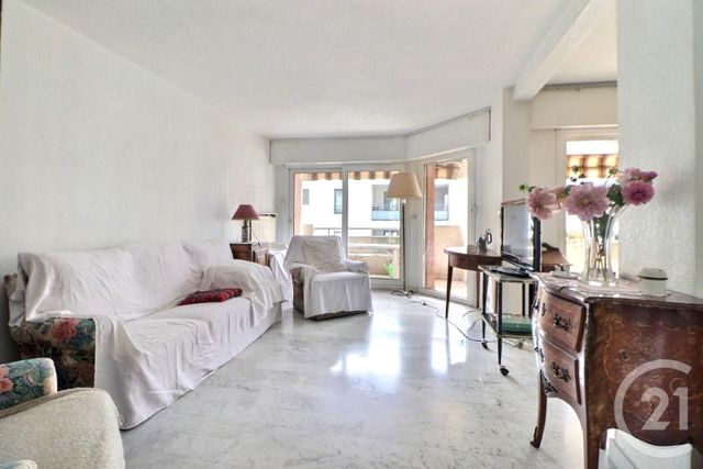 Appartement F3 bis à vendre - 4 pièces - 85.99 m2 - ST RAPHAEL - 83 - PROVENCE-ALPES-COTE-D-AZUR - Century 21 Sud Habitat