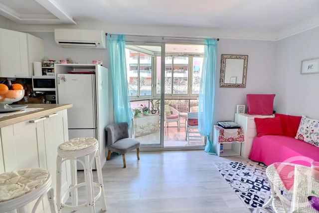 Appartement T2 à vendre - 2 pièces - 29.0 m2 - ST RAPHAEL - 83 - PROVENCE-ALPES-COTE-D-AZUR - Century 21 Sud Habitat