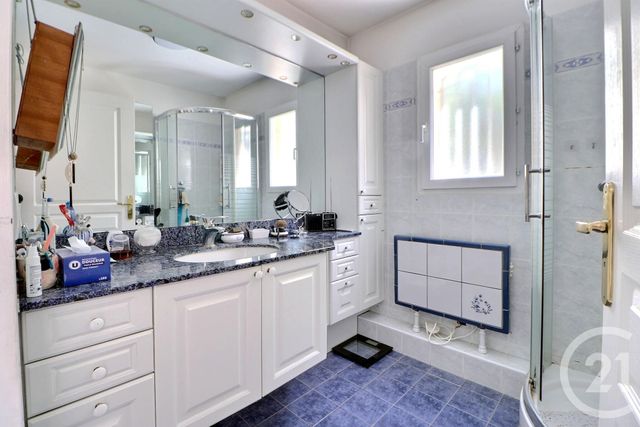 Appartement T4 à vendre - 4 pièces - 104.53 m2 - ST RAPHAEL - 83 - PROVENCE-ALPES-COTE-D-AZUR - Century 21 Sud Habitat