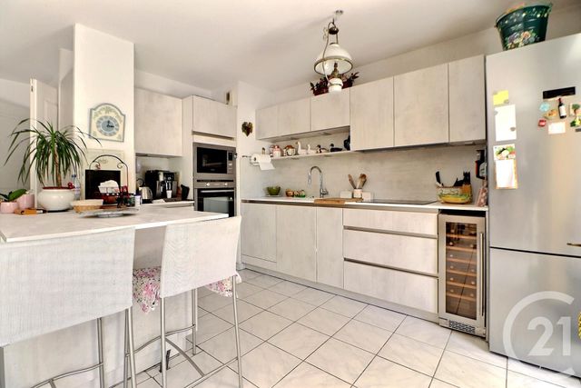 Appartement T4 à vendre - 4 pièces - 104.53 m2 - ST RAPHAEL - 83 - PROVENCE-ALPES-COTE-D-AZUR - Century 21 Sud Habitat