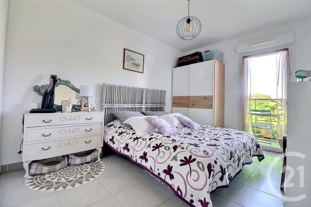 Appartement T2 à vendre - 2 pièces - 53.0 m2 - ST RAPHAEL - 83 - PROVENCE-ALPES-COTE-D-AZUR - Century 21 Sud Habitat