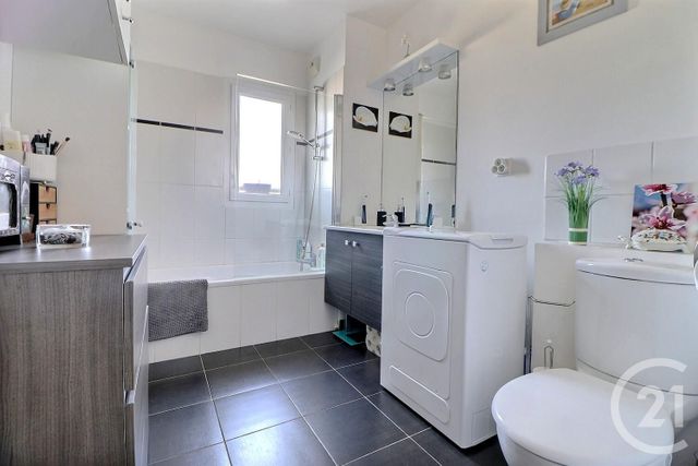 Appartement T2 à vendre - 2 pièces - 53.0 m2 - ST RAPHAEL - 83 - PROVENCE-ALPES-COTE-D-AZUR - Century 21 Sud Habitat