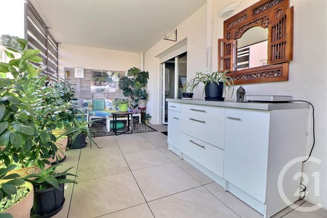 Appartement T2 à vendre - 2 pièces - 53.0 m2 - ST RAPHAEL - 83 - PROVENCE-ALPES-COTE-D-AZUR - Century 21 Sud Habitat