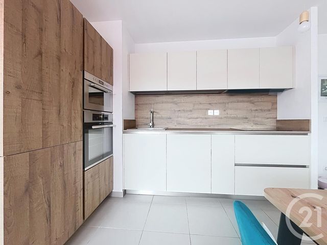 Appartement T2 à vendre - 2 pièces - 52.6 m2 - ST RAPHAEL - 83 - PROVENCE-ALPES-COTE-D-AZUR - Century 21 Sud Habitat