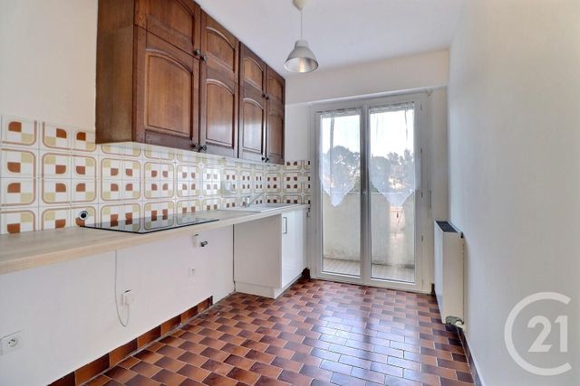 Appartement T3 à vendre - 3 pièces - 61.3 m2 - ST RAPHAEL - 83 - PROVENCE-ALPES-COTE-D-AZUR - Century 21 Sud Habitat