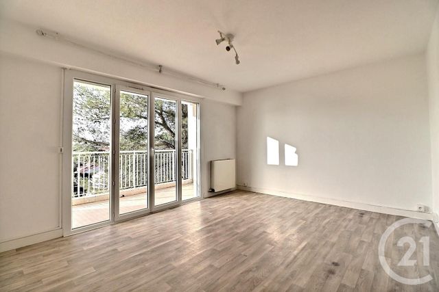 Appartement T3 à vendre - 3 pièces - 61.3 m2 - ST RAPHAEL - 83 - PROVENCE-ALPES-COTE-D-AZUR - Century 21 Sud Habitat